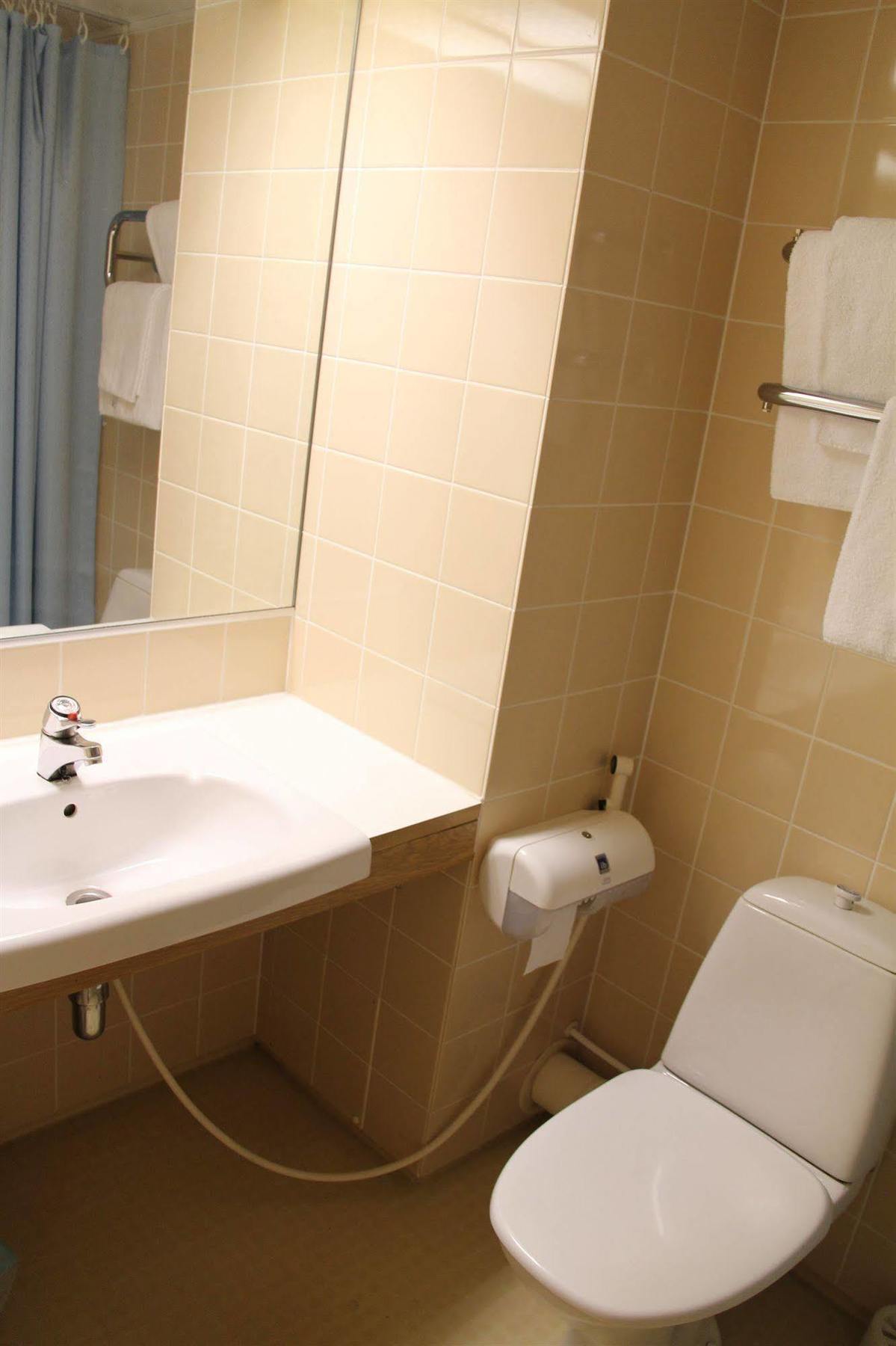 טמפרה Hotel Hermica מראה חיצוני תמונה
