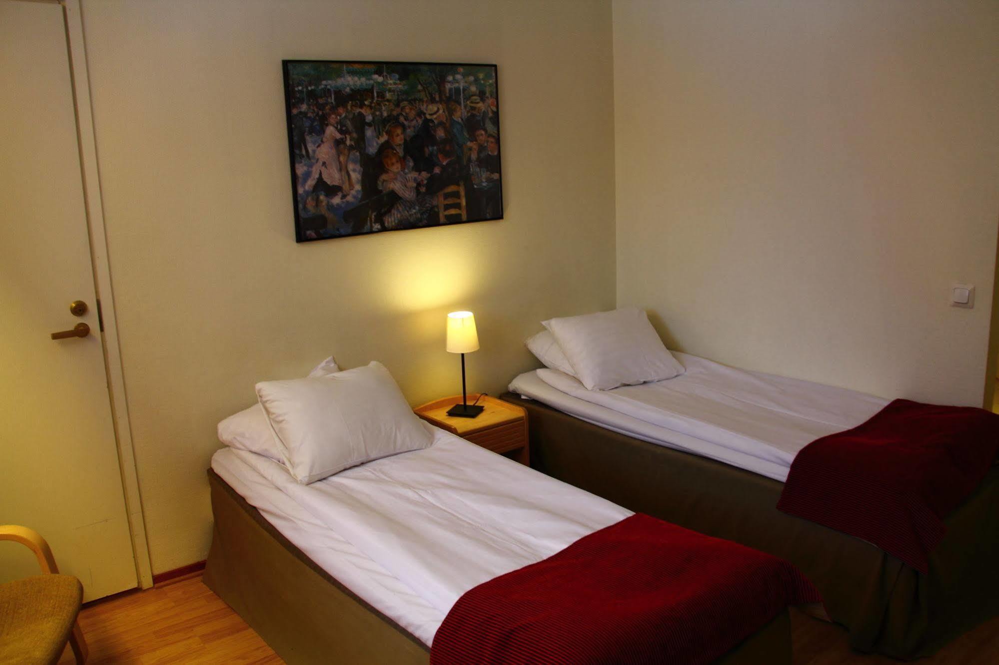 טמפרה Hotel Hermica מראה חיצוני תמונה