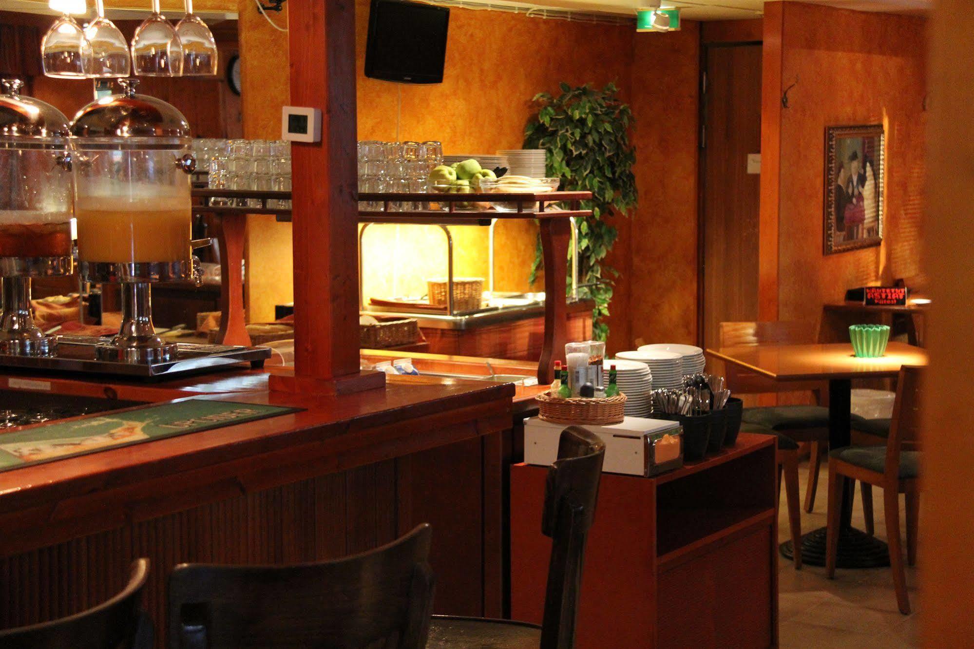 טמפרה Hotel Hermica מראה חיצוני תמונה