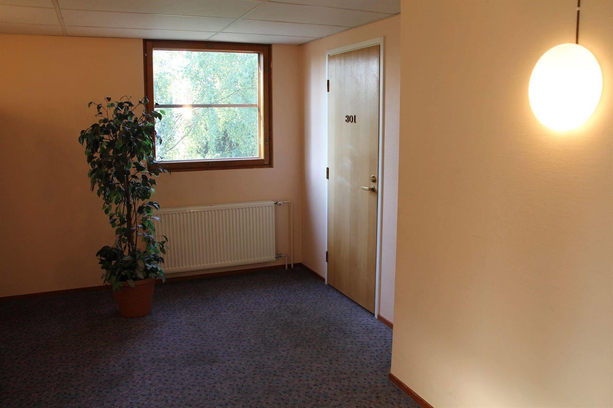 טמפרה Hotel Hermica מראה חיצוני תמונה